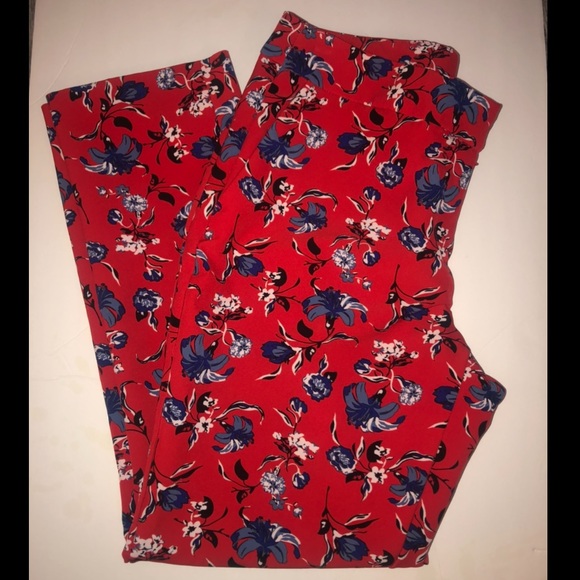 Red flower pants - Picture 2 of 3